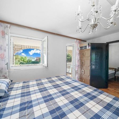 Apartments The Heart Of Croatia 피로바츠 외부 사진