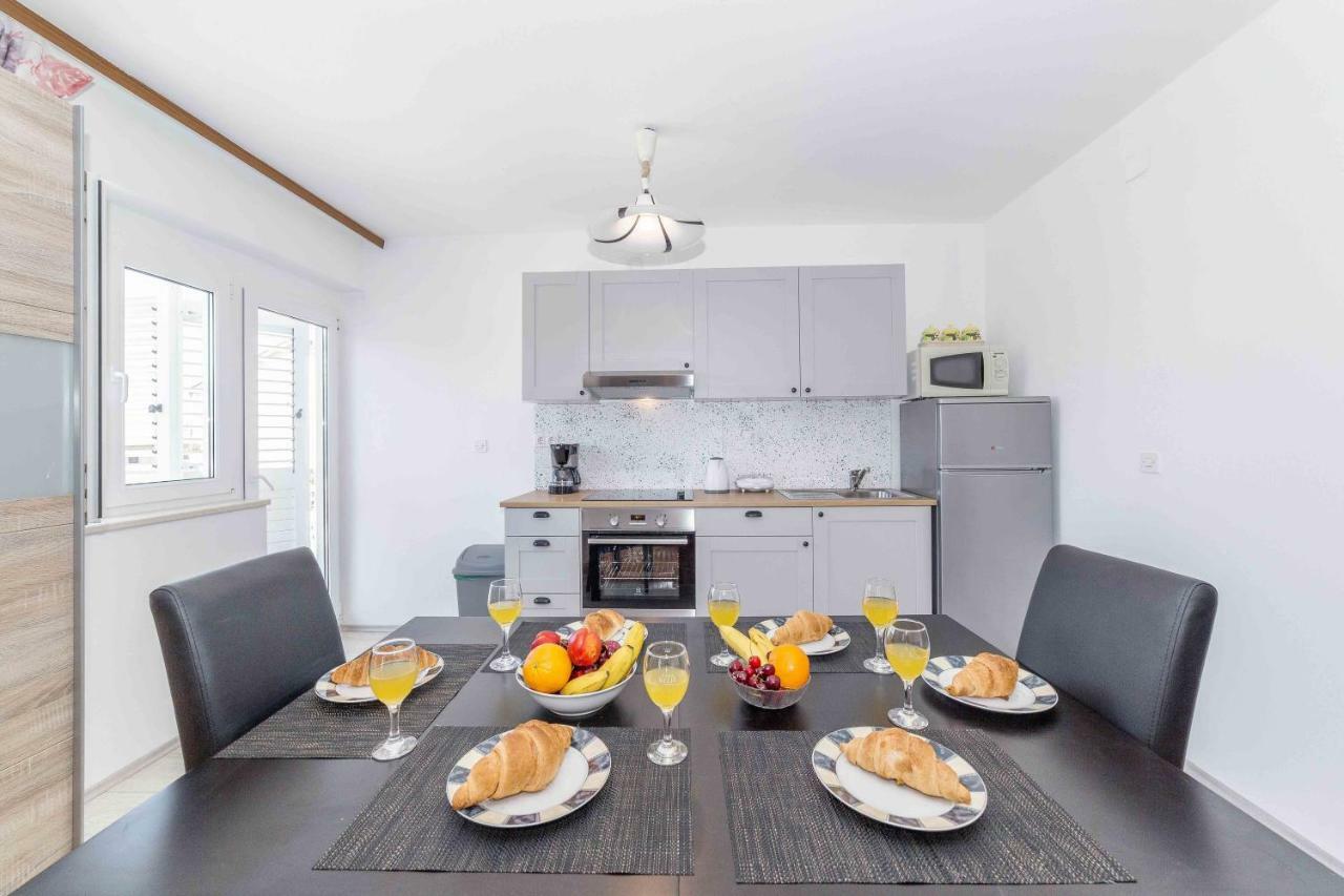 Apartments The Heart Of Croatia 피로바츠 외부 사진
